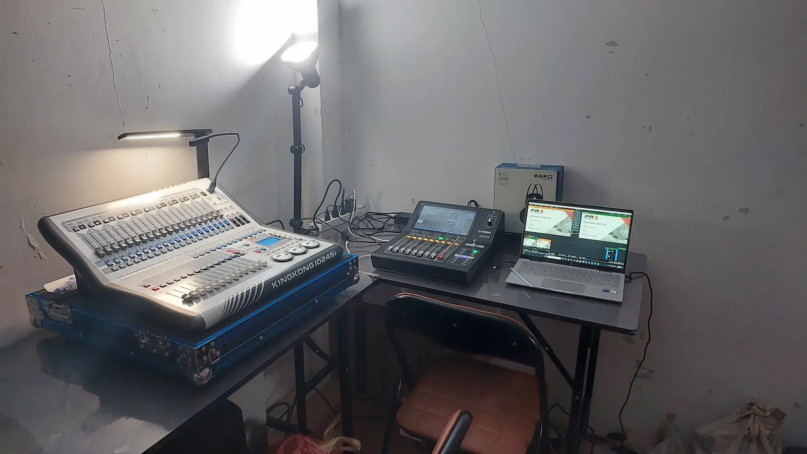 การติดตั้งอุปกรณ์ AV ในห้องควบคุม Control Room โรงแรม